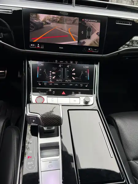 2021 Audi S8 Jammed up, 83 750 km, dovoz Kanada — foto 9 z 12