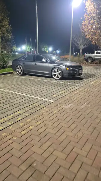 2013 Audi S8, šedá, 112 000 km, dovoz Kanada — foto 4 z 12