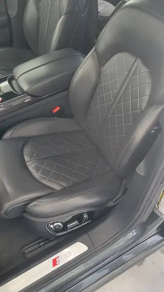 2013 Audi S8, šedá, 112 000 km, dovoz Kanada — foto 7 z 12