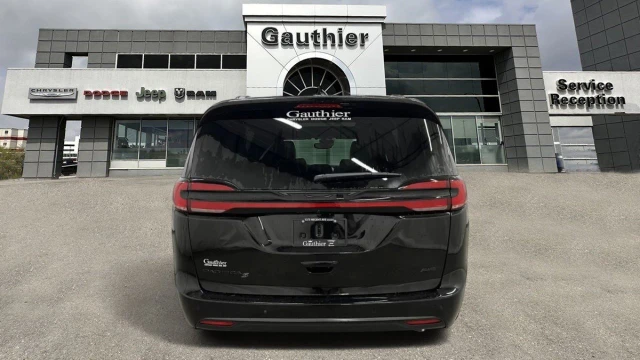 2027 Chrysler Pacifica Select, černá, 15 km, dovoz Kanada — foto 5 z 5