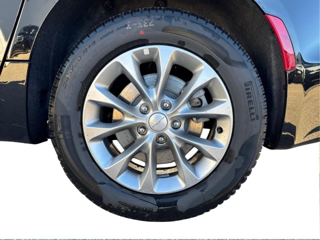 2027 Chrysler Pacifica Select, černá, 21 km, dovoz Kanada — foto 12 z 16