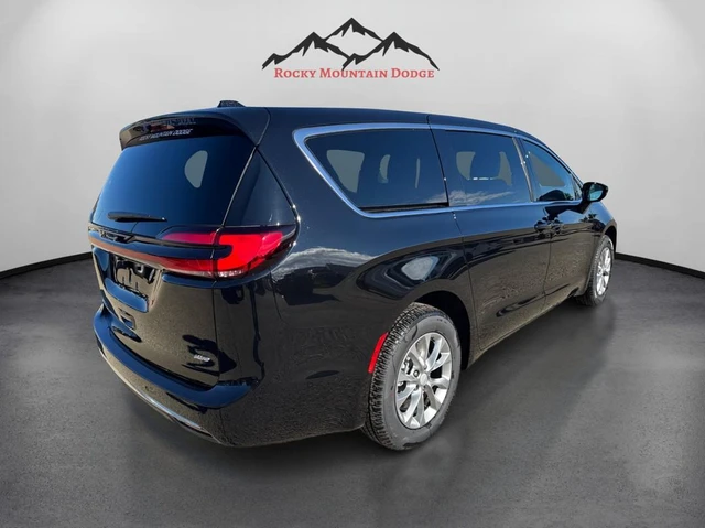 2027 Chrysler Pacifica Select, černá, 21 km, dovoz Kanada — foto 5 z 16