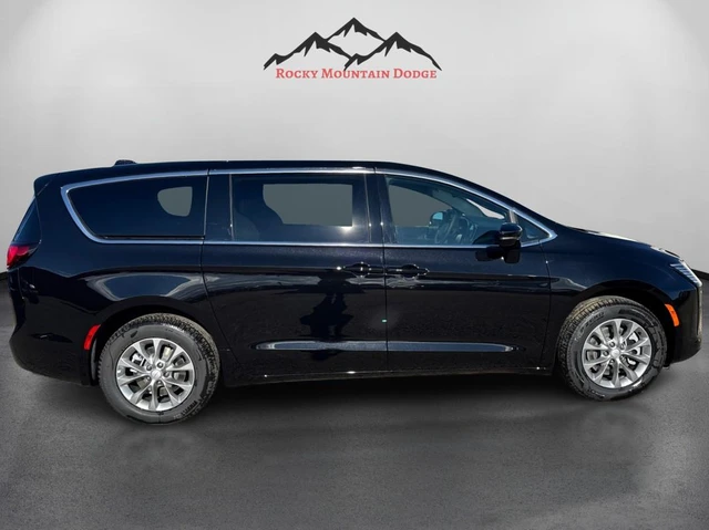 2027 Chrysler Pacifica Select, černá, 21 km, dovoz Kanada — foto 6 z 16