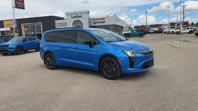 2027 Chrysler Pacifica Select AWD, modrá, 19 km, dovoz Kanada — foto 2 z 5
