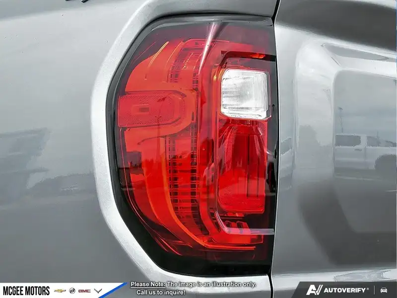 2026 GMC Canyon Elevation, stříbrná, 0 km, dovoz Kanada — foto 10 z 12