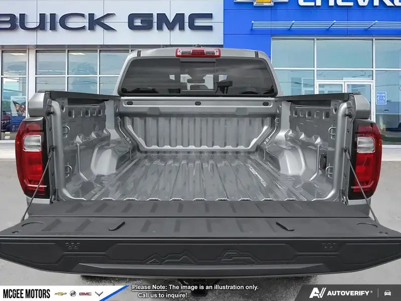 2026 GMC Canyon Elevation, stříbrná, 0 km, dovoz Kanada — foto 7 z 12