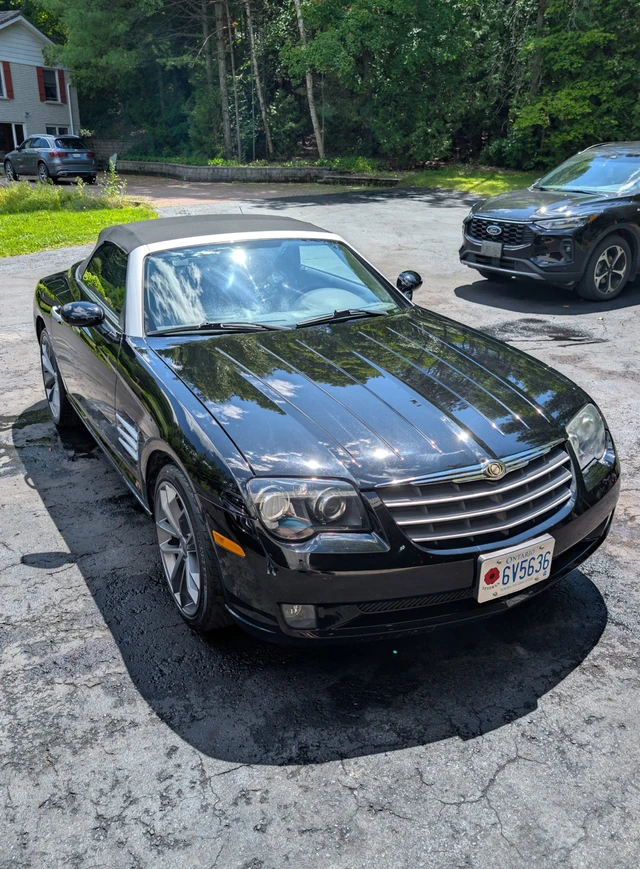 2005 Chrysler Crossfire, černá, 56 000 km, dovoz Kanada — foto 2 z 5