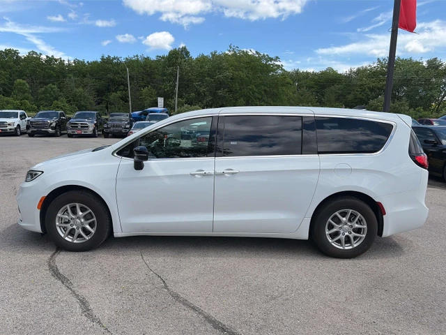 2025 Chrysler Pacifica SELECT, bílá, 16 000 km, dovoz Kanada — foto 5 z 19