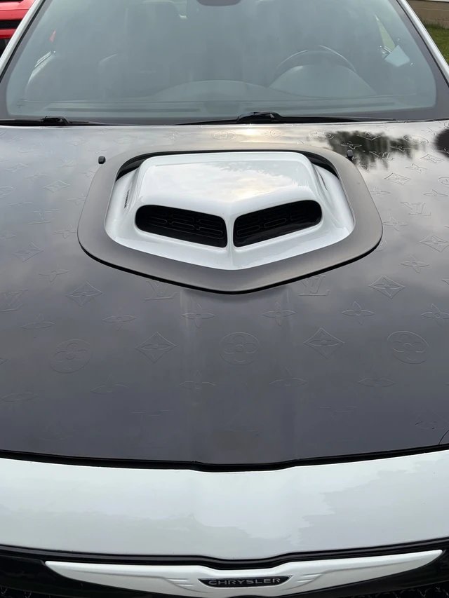 2012 Chrysler 300, 190 000 km, dovoz Kanada — foto 3 z 5