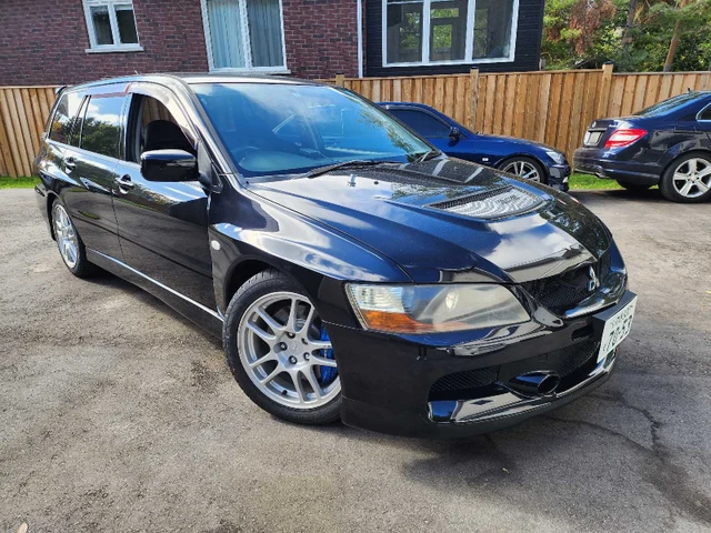 2005 Mitsubishi Evolution, černá, 92 000 km, dovoz Kanada — foto 2 z 5
