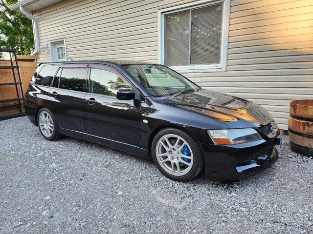 2005 Mitsubishi Evolution, černá, 92 000 km, dovoz Kanada — foto 3 z 5