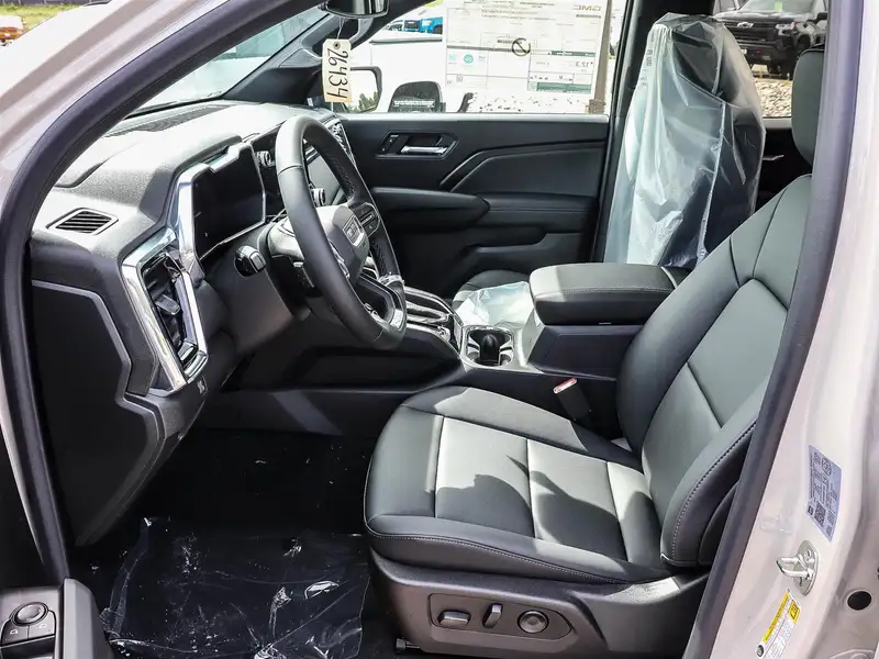 2026 GMC Canyon ELEVATION, hnědá, 26 km, dovoz Kanada — foto 10 z 12