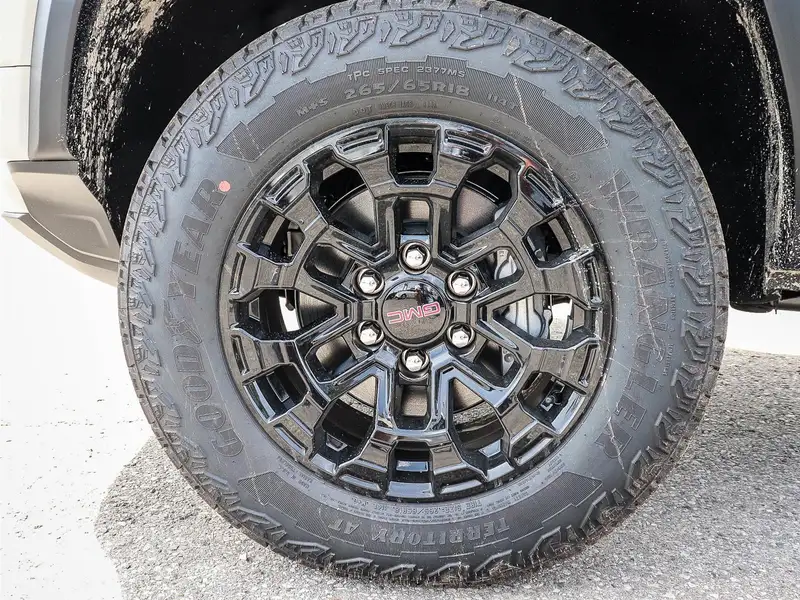 2026 GMC Canyon ELEVATION, hnědá, 26 km, dovoz Kanada — foto 6 z 12