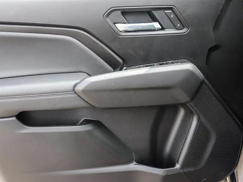 2026 GMC Canyon ELEVATION, hnědá, 26 km, dovoz Kanada — foto 8 z 12