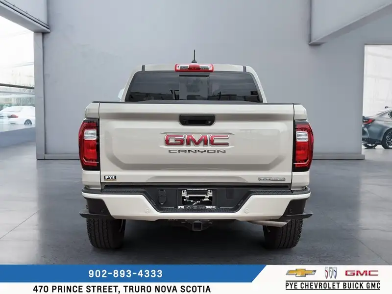 2026 GMC Canyon Elevation, hnědá, 10 km, dovoz Kanada — foto 6 z 12