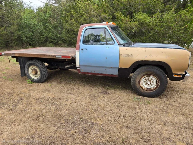 1977 Dodge D300, 90 000 km, dovoz Kanada — foto 2 z 4