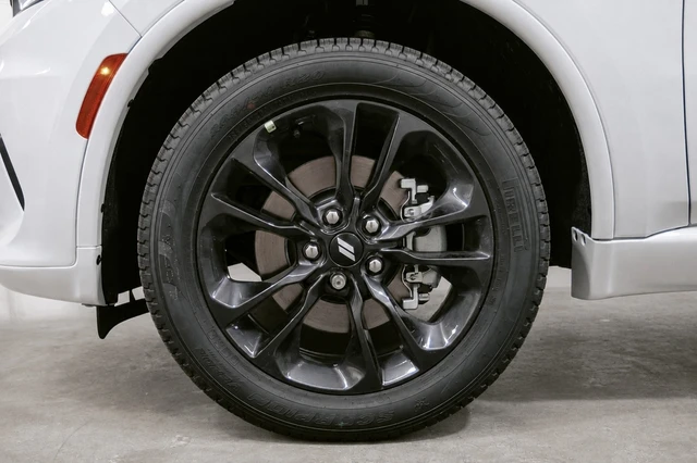 2026 Dodge Durango SXT, bílá, 15 km, dovoz Kanada — foto 7 z 20