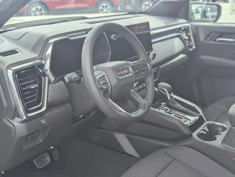 2026 GMC Canyon Elevation, hnědá, 11 km, dovoz Kanada — foto 12 z 12