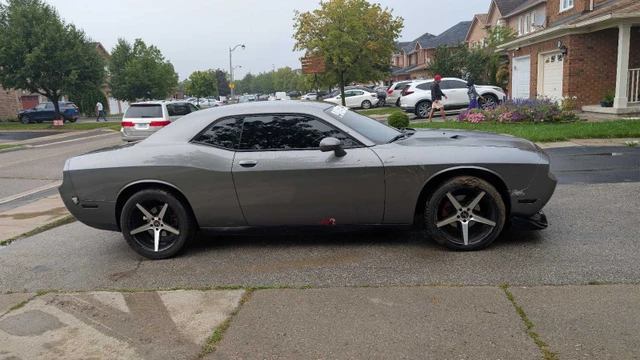 2011 Dodge Challenger Sxt, 206 013 km, dovoz Kanada — foto 3 z 5