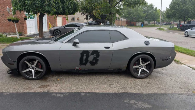 2011 Dodge Challenger Sxt, 206 013 km, dovoz Kanada — foto 4 z 5