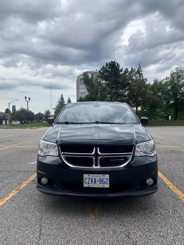 2019 Dodge Caravan, 120 000 km, dovoz Kanada — foto 2 z 5