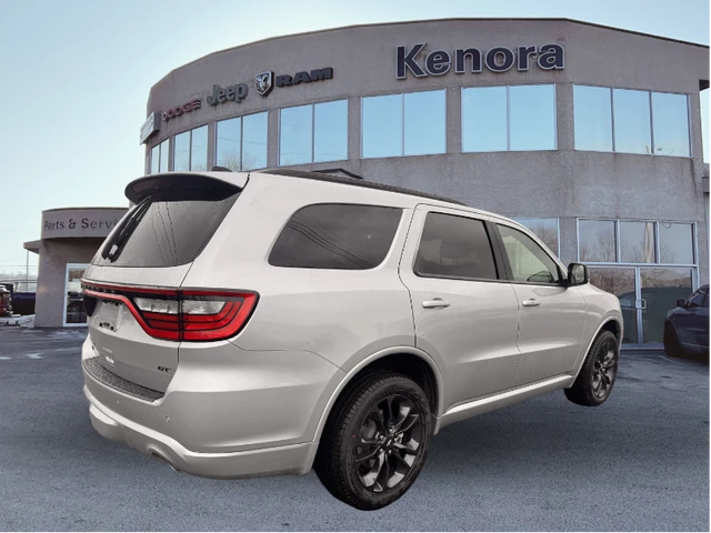 2026 Dodge Durango GT PLUS, stříbrná, 8 876 km, dovoz Kanada — foto 3 z 4