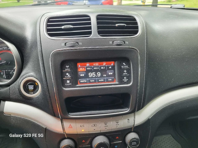 2017 Dodge Journey, bílá, 146 152 km, dovoz Kanada — foto 2 z 5