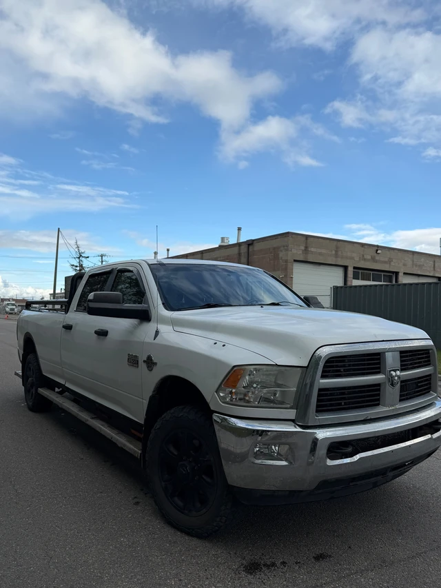 2013 RAM 3500, 234 000 km, dovoz Kanada — foto 4 z 5