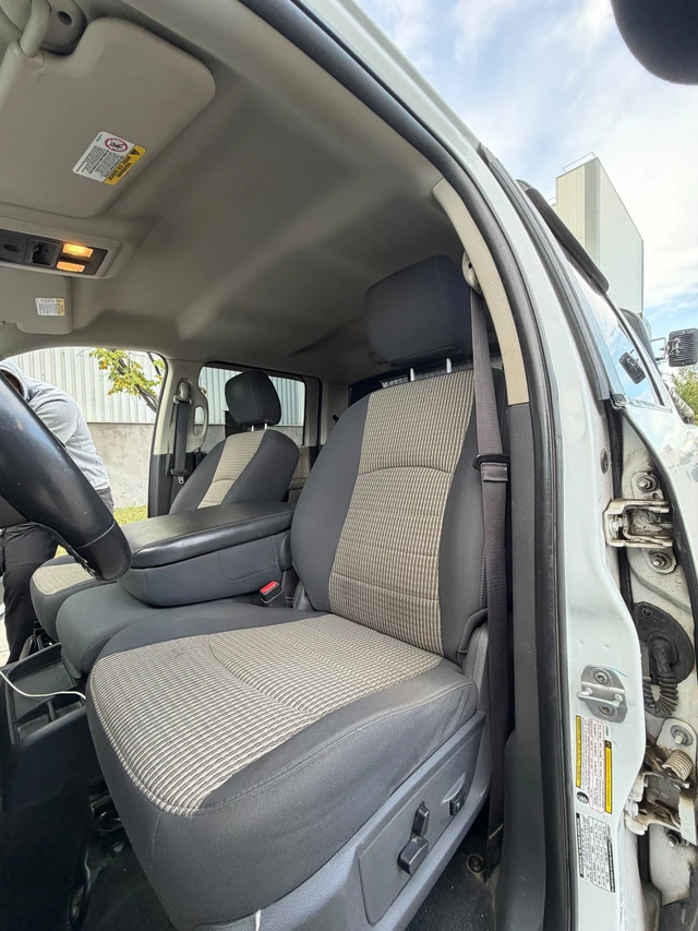 2013 RAM 3500, 234 000 km, dovoz Kanada — foto 5 z 5