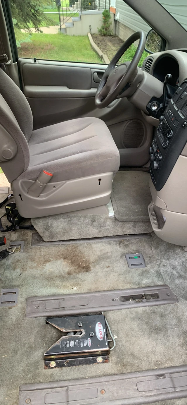 2002 Dodge Caravan, 132 500 km, dovoz Kanada — foto 5 z 5