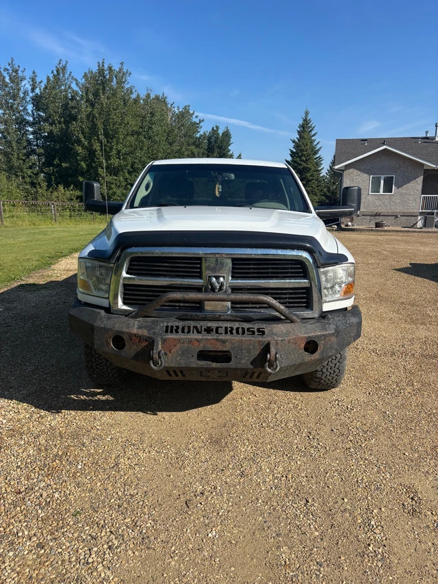 2012 Dodge Ram2500, bílá, 158 186 km, dovoz Kanada — foto 2 z 5