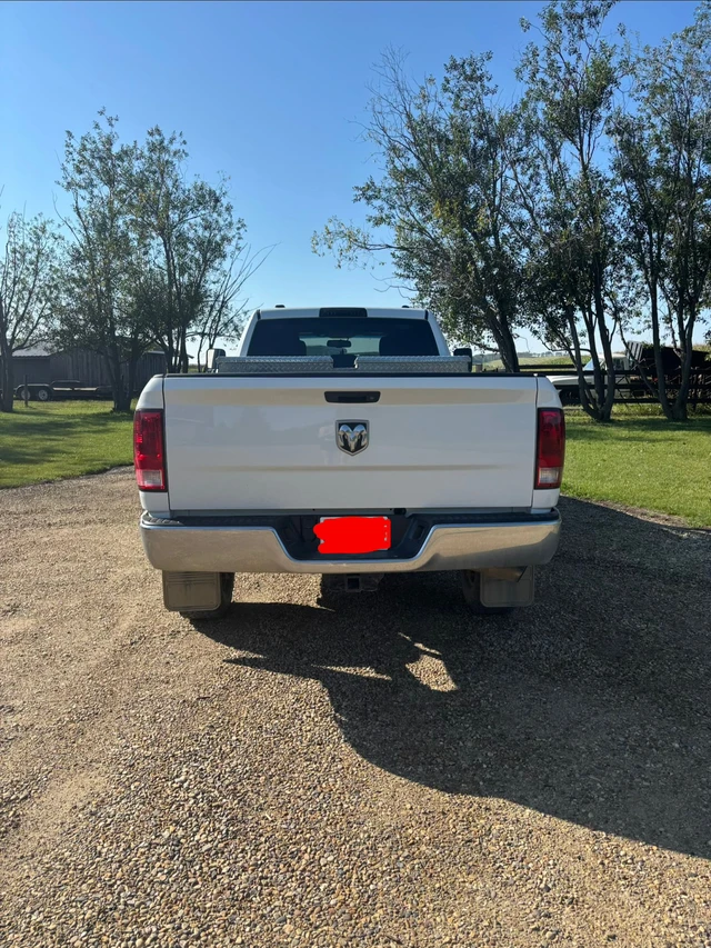 2012 Dodge Ram2500, bílá, 158 186 km, dovoz Kanada — foto 3 z 5