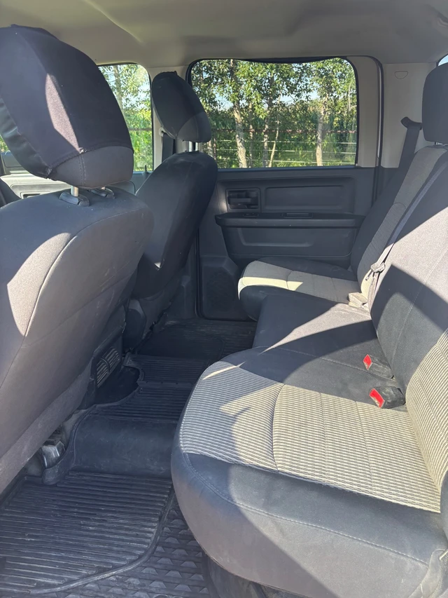 2012 Dodge Ram2500, bílá, 158 186 km, dovoz Kanada — foto 4 z 5