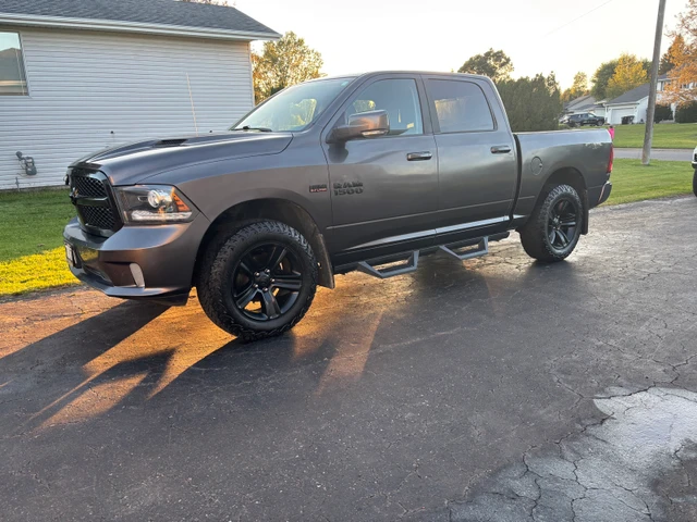 2017 Dodge Ram1500, 141 400 km, dovoz Kanada — foto 2 z 5