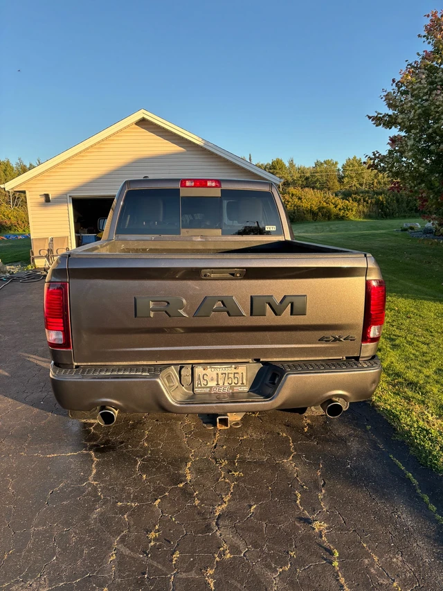 2017 Dodge Ram1500, 141 400 km, dovoz Kanada — foto 3 z 5