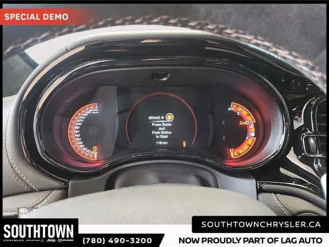 2025 Dodge Durango SRT Hellcat Hammerhead, modrá, 1 011 km, dovoz Kanada — foto 13 z 17