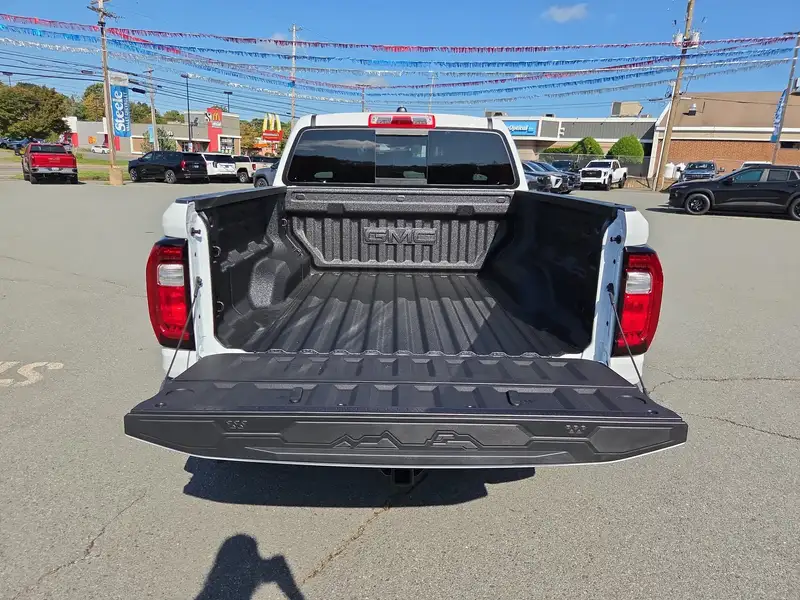 2026 GMC Canyon Elevation, bílá, 0 km, dovoz Kanada — foto 7 z 12