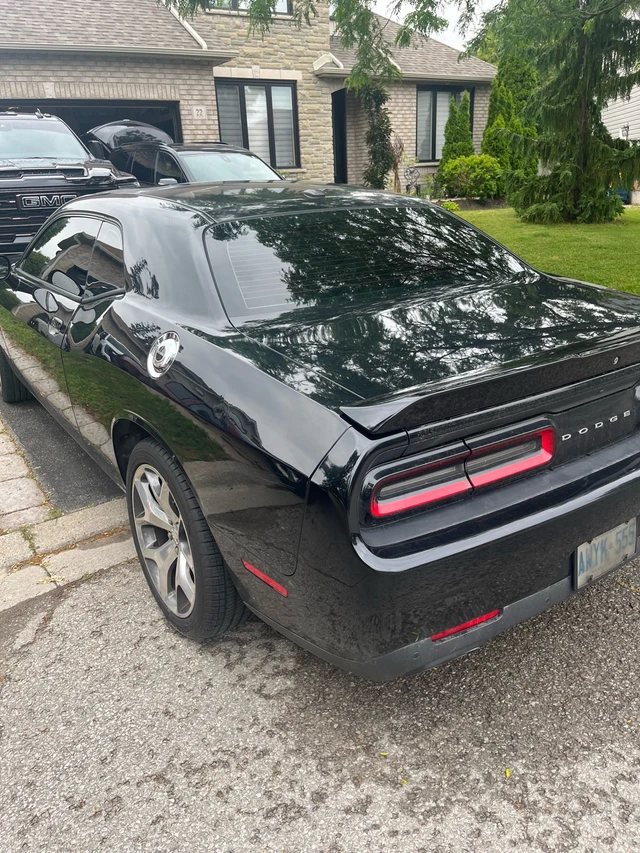 2016 Dodge Challenger SXT Plus, černá, 223 443 km, dovoz Kanada — foto 2 z 5