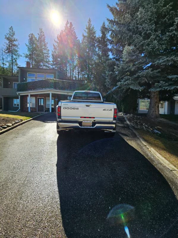 2002 Dodge Ram3500, 99 360 km, dovoz Kanada — foto 2 z 5