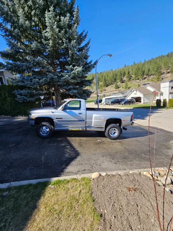 2002 Dodge Ram3500, 99 360 km, dovoz Kanada — foto 4 z 5