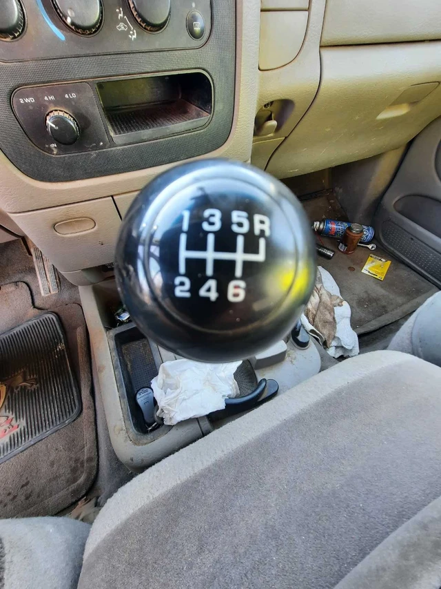 2004 Dodge Ram3500, 1 234 km, dovoz Kanada — foto 5 z 5