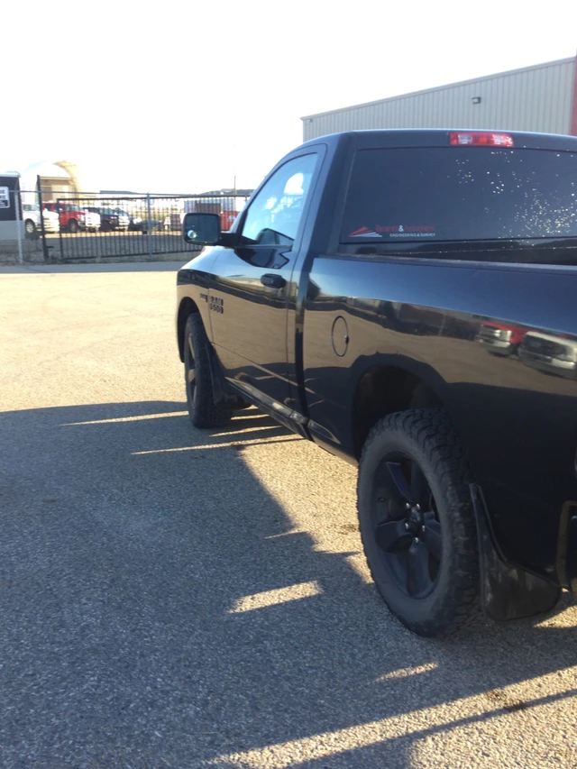2016 Dodge Ram1500, černá, 231 960 km, dovoz Kanada — foto 4 z 5