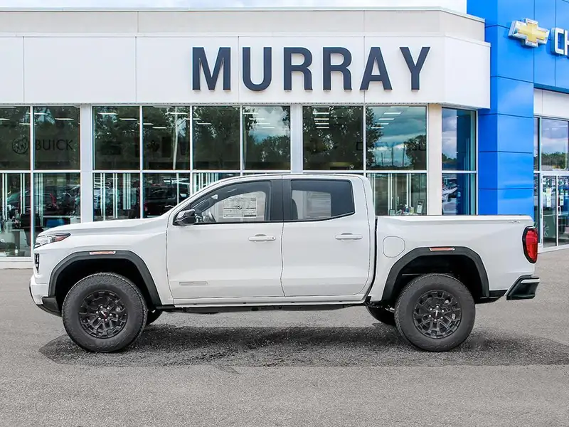 2026 GMC Canyon Elevation, bílá, 7 km, dovoz Kanada — foto 3 z 11