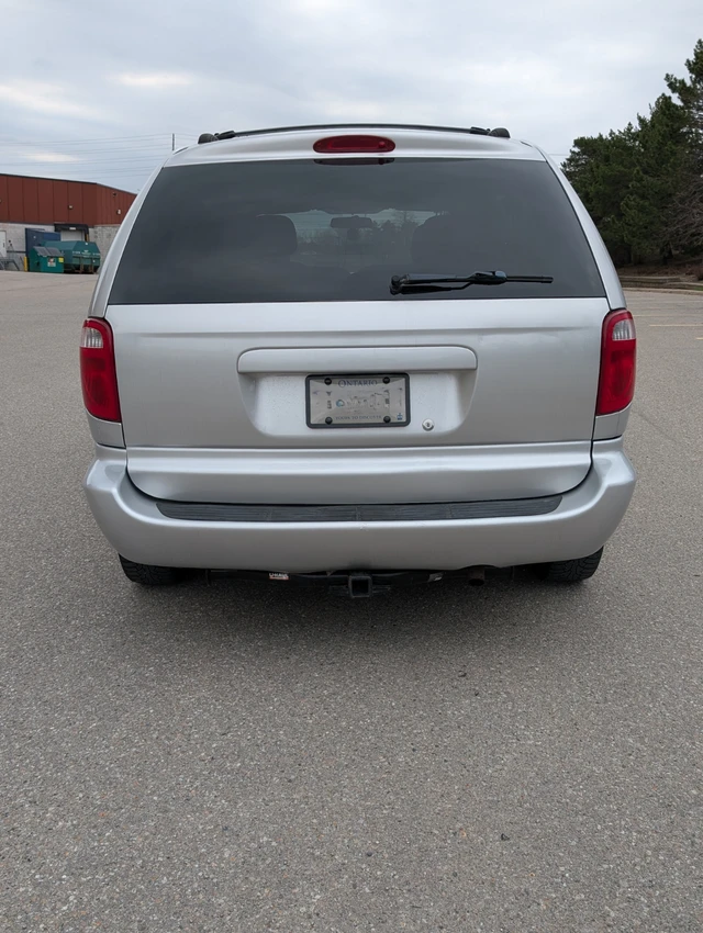 2007 Dodge Caravan, stříbrná, 159 834 km, dovoz Kanada — foto 5 z 5