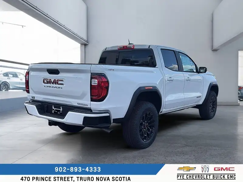 2026 GMC Canyon Elevation, bílá, 3 km, dovoz Kanada — foto 5 z 12