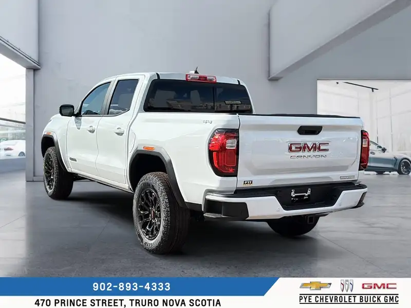2026 GMC Canyon Elevation, bílá, 3 km, dovoz Kanada — foto 7 z 12