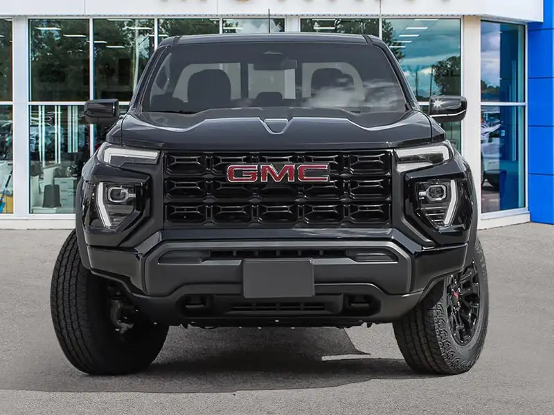 2026 GMC Canyon Elevation, černá, 7 km, dovoz Kanada — foto 2 z 12