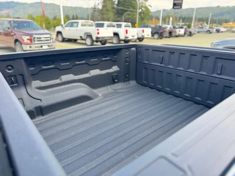 2026 GMC Canyon Elevation, 18 km, dovoz Kanada — foto 12 z 12