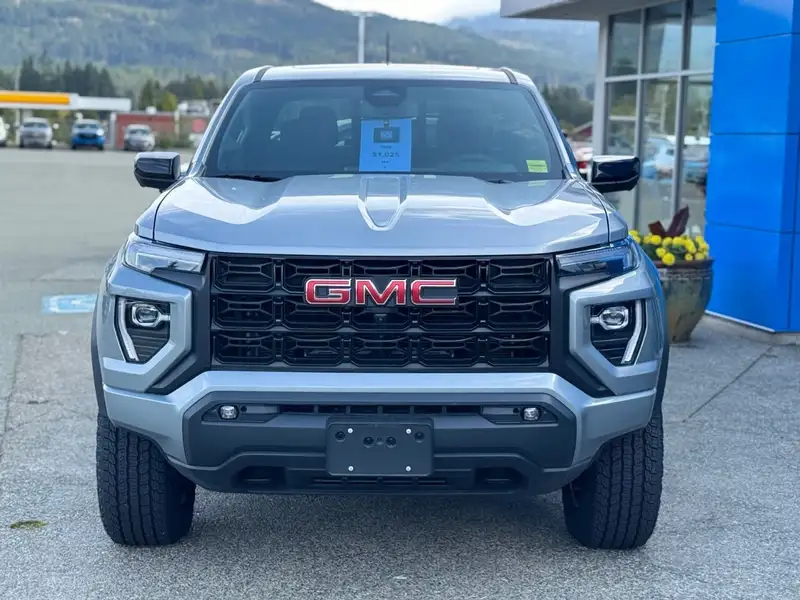 2026 GMC Canyon Elevation, 18 km, dovoz Kanada — foto 2 z 12