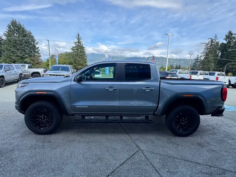 2026 GMC Canyon Elevation, 18 km, dovoz Kanada — foto 7 z 12
